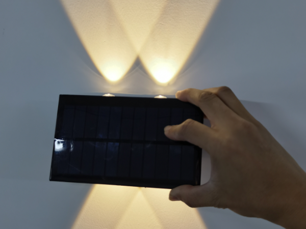 2022 Neues Solarenergie -LED -Waschwandlicht 